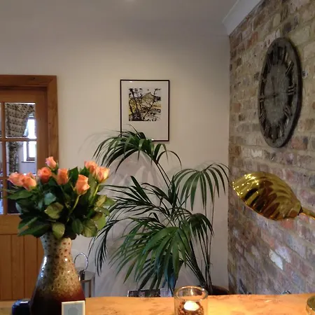 The Stables At The Vale Bed & Breakfast 5*